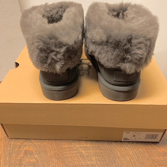 Last one❗️ UGG Classic Mini Fluff Sheepskin Bootie - Picture 10 of 13
